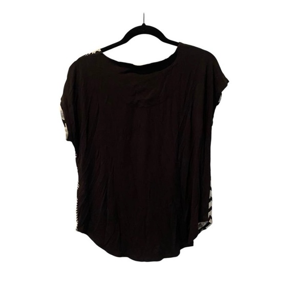Chico’s  Black and White Patterned Women's Top - Picture 4 of 4